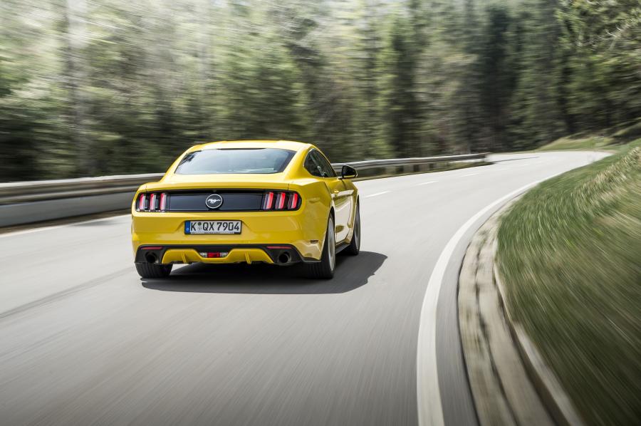  Ford Mustang GT Fastback 2015 года  (EU) (фото 6 из 37)